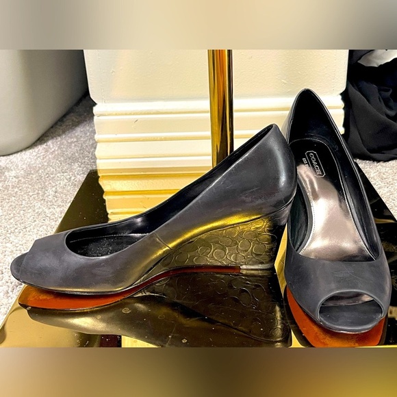 COACH Kellen 'C' Black Leather Embossed Signature Wedge Peep-Toe Pump - 8B - Picture 4 of 11